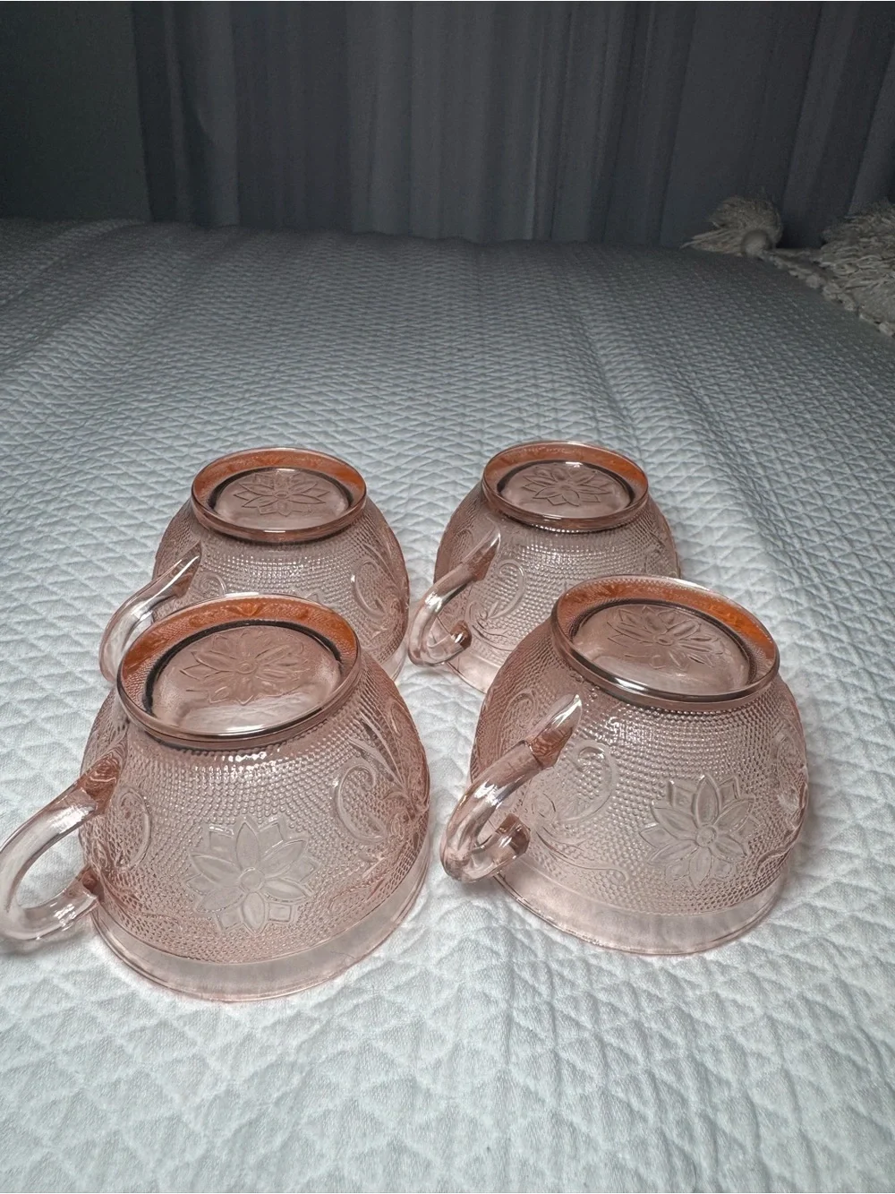 Vintage Tiara Indiana Glass Pink Peach Sandwich Coffee Tea Cups Set of 4 Floral